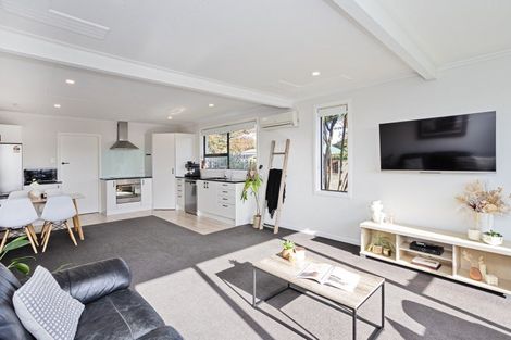 Photo of property in 27 Holloway Street, Waikiwi, Invercargill, 9810