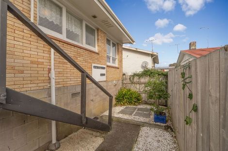 Photo of property in 4/188 Captain Springs Road, Onehunga, Auckland, 1061