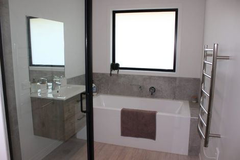 Photo of property in 2 Kotare Way, Matarangi, Whitianga, 3592