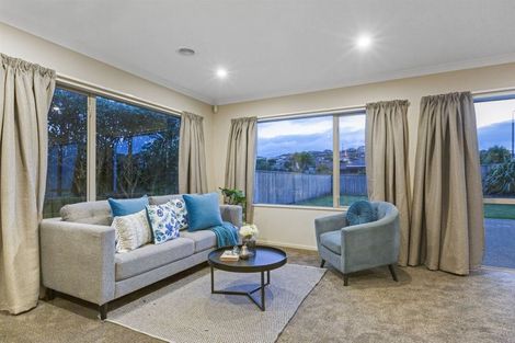 Photo of property in 2 Fiordland Place, Aotea, Porirua, 5024