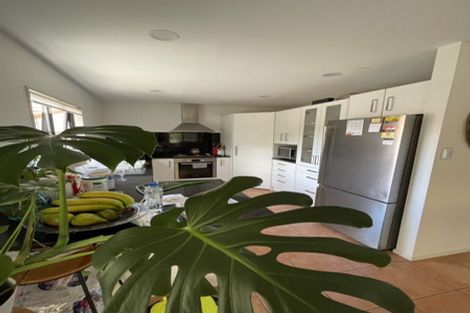 Photo of property in 20 Trotting Terrace, Fairview Heights, Auckland, 0632