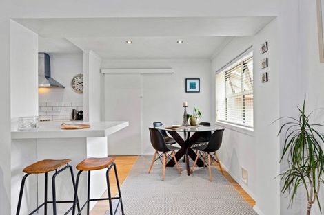 Photo of property in 2/26 Penning Road, Castor Bay, Auckland, 0620