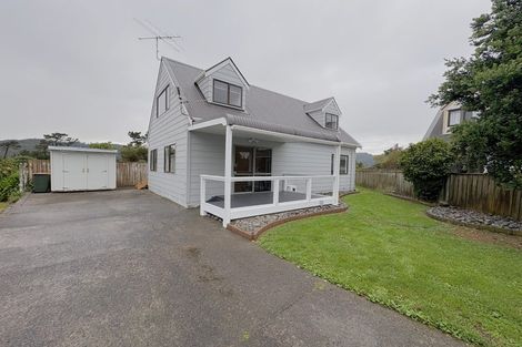 Photo of property in 15b Whitechapel Grove, Stokes Valley, Lower Hutt, 5019