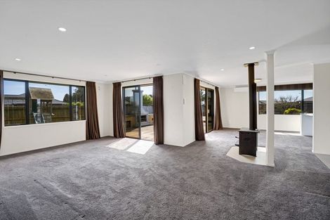 Photo of property in 2 Rawiri Drive, Bell Block, New Plymouth, 4312
