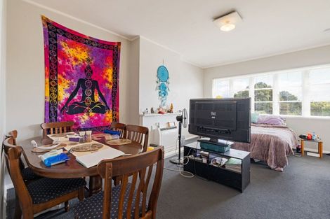 Photo of property in 112 Forest Lake Road, Forest Lake, Hamilton, 3200