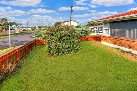 Photo of property in 1/1 Cullinan Avenue, Mangere, Auckland, 2022