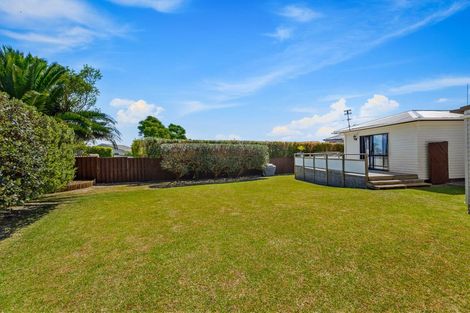 Photo of property in 114a Mcleod Road, Te Atatu South, Auckland, 0610
