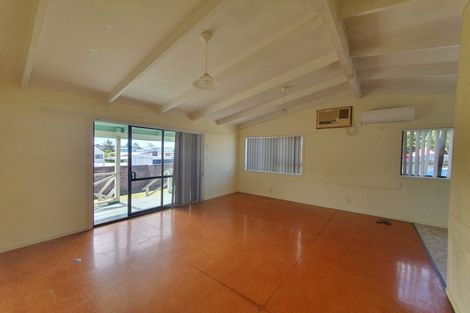 Photo of property in 4104 Great North Road, Glen Eden, Auckland, 0602