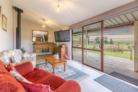 Photo of property in 831 Te Onepu Road, Te Onepu, Hastings, 4174