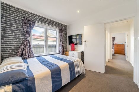 Photo of property in 1 Moeraki Road, Maoribank, Upper Hutt, 5018