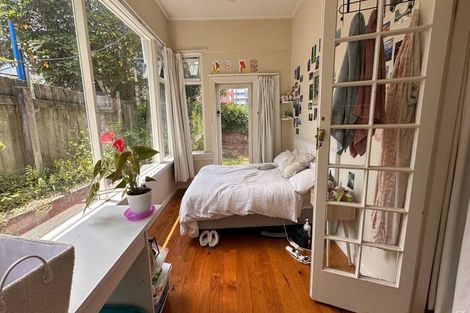 Photo of property in 1/17 Clifton Terrace, Kelburn, Wellington, 6012