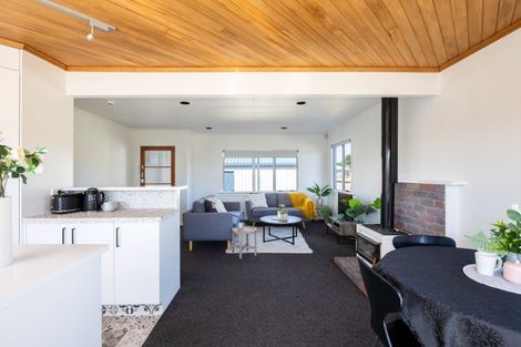 Photo of property in 251 Huatoki Street, Upper Vogeltown, New Plymouth, 4310