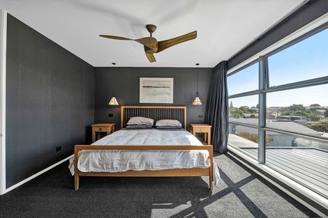 Photo of property in 244 Devon Street West, New Plymouth, 4310