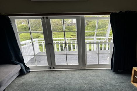 Photo of property in 135 Kelburn Parade, Kelburn, Wellington, 6012