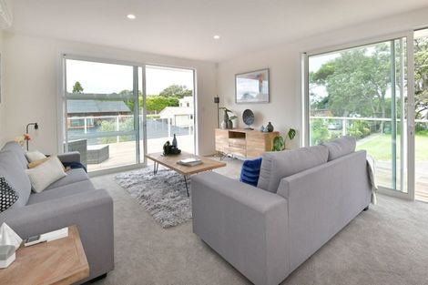 Photo of property in 877 Whangaparaoa Road, Manly, Whangaparaoa, 0930