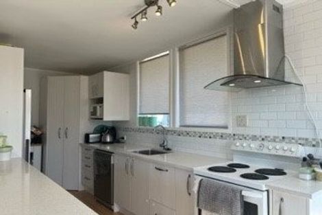 Photo of property in 27 Sunhill Road, Sunnyvale, Auckland, 0612