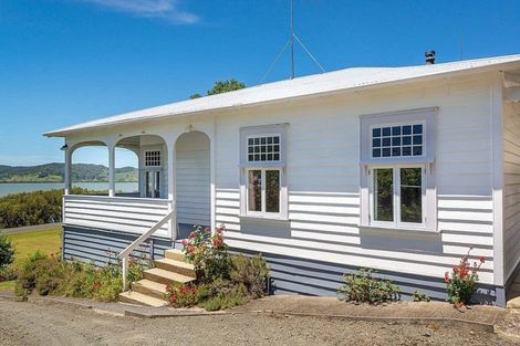 Photo of property in 13 Old Beach Road, Kohukohu, 0491