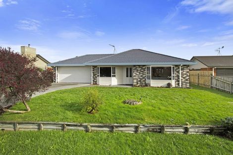 Photo of property in 43 Admiral Crescent, Flagstaff, Hamilton, 3210