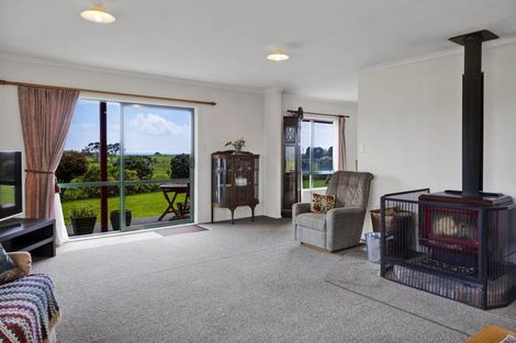 Photo of property in 196 Mokau Road, Urenui, 4377
