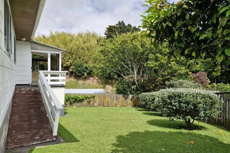 Photo of property in 1 Ambury Place, Merrilands, New Plymouth, 4312
