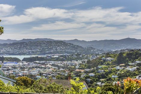 Photo of property in 72 Beacon Hill Road, Strathmore Park, Wellington, 6022