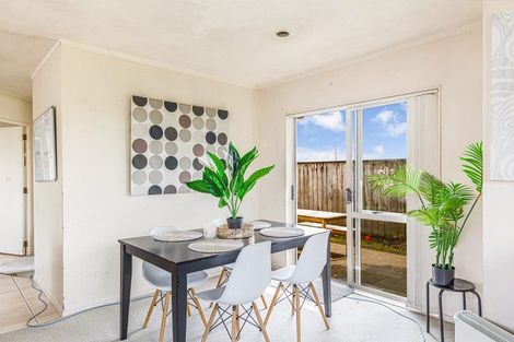 Photo of property in 12/520 Don Buck Road, Westgate, Auckland, 0614