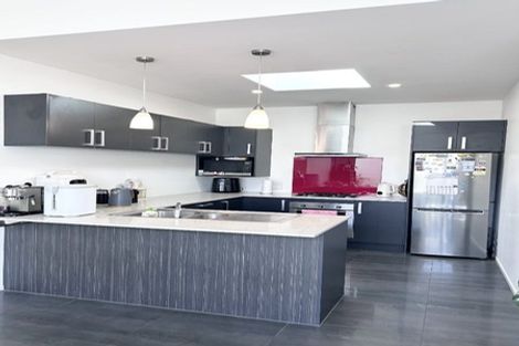 Photo of property in 10 Liberation Road, Papakura, 2110