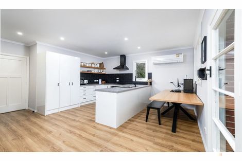 Photo of property in 58 Timaru Road, Waimate, 7924