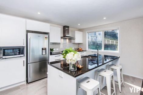 Photo of property in 8 Cessna Way, Newlands, Wellington, 6037