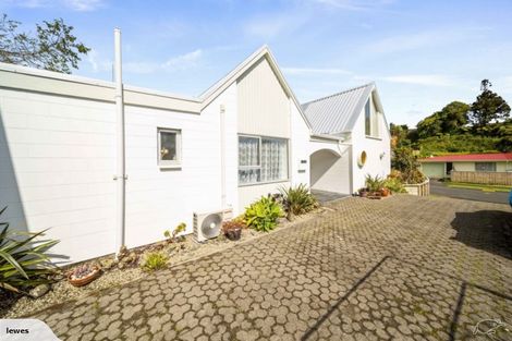 Photo of property in 13 Ambury Place, Merrilands, New Plymouth, 4312