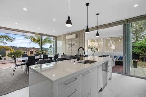 Photo of property in 67 Kittiwake Drive, Schnapper Rock, Auckland, 0632