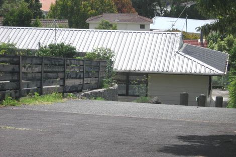 Photo of property in 1/251 Wairau Road, Totara Vale, Auckland, 0627