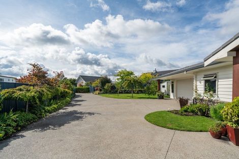 Photo of property in 5 Pukenamu Road, Rainbow Point, Taupo, 3330