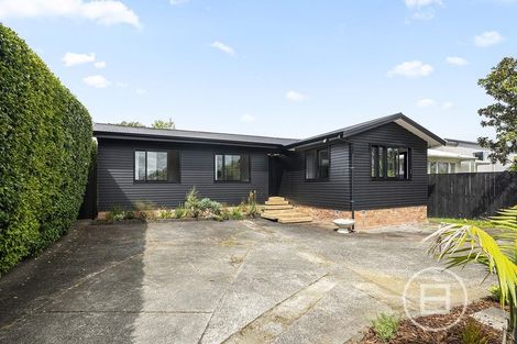 Photo of property in 4 Renata Crescent, Te Atatu Peninsula, Auckland, 0610