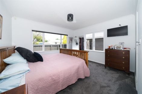 Photo of property in 27 Stirling Crescent, Hokowhitu, Palmerston North, 4410