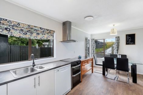 Photo of property in 16a Jasmine Grove, Maungaraki, Lower Hutt, 5010