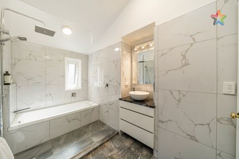 Photo of property in 2 Taka Grove, Normandale, Lower Hutt, 5010