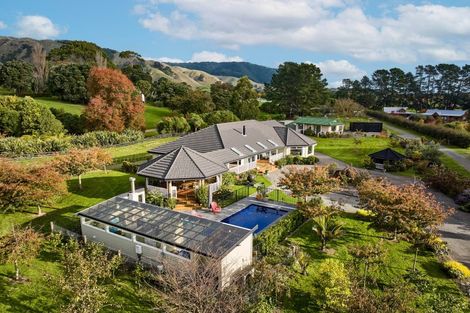 Photo of property in 140 School Road, Te Horo, Otaki, 5582