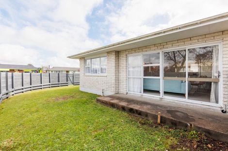 Photo of property in 1 Abraham Crescent, Milson, Palmerston North, 4414