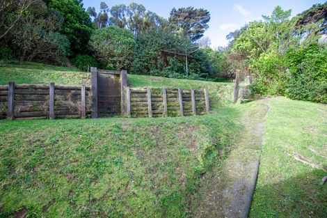 Photo of property in 93 Black Rock Road, Newlands, Wellington, 6037