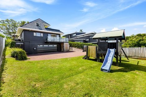 Photo of property in 89 Hebron Road, Waiake, Auckland, 0630