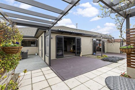 Photo of property in 14 Trump Place, Kelvin Grove, Palmerston North, 4414