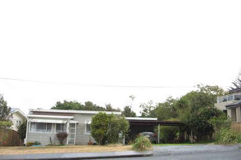 Photo of property in 15 Beach Road, Mellons Bay, Auckland, 2014