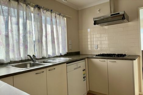 Photo of property in 10 Brosna Place, East Tamaki, Auckland, 2016