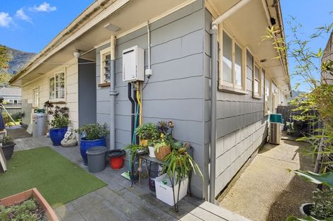 Photo of property in 30c York Street, Picton, 7220
