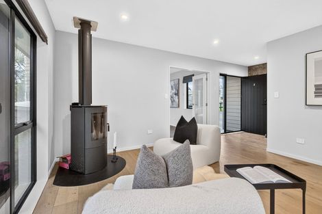 Photo of property in 20b Cambridge Road, Riverhead, 0820