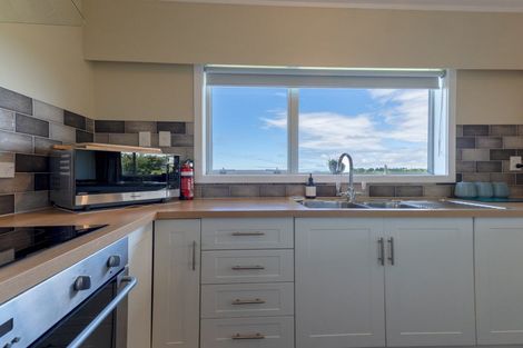 Photo of property in 14 Wattle Grove, Maungaraki, Lower Hutt, 5010
