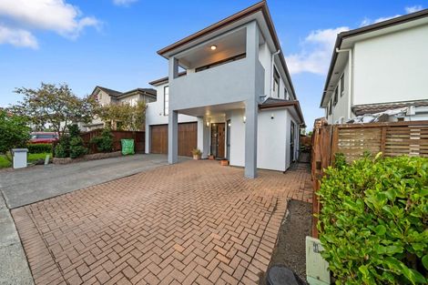 Photo of property in 3 Bezar Place, Flat Bush, Auckland, 2016