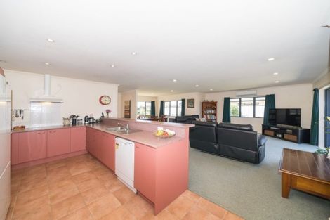Photo of property in 6 Brookside Close, Highbury, Palmerston North, 4412