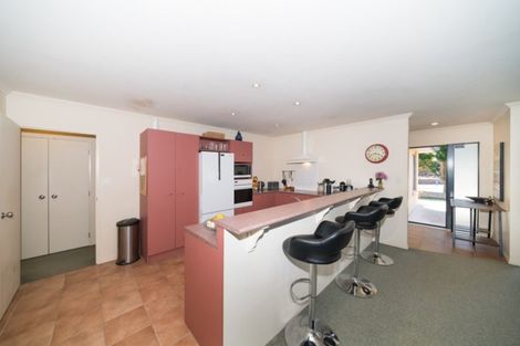 Photo of property in 6 Brookside Close, Highbury, Palmerston North, 4412
